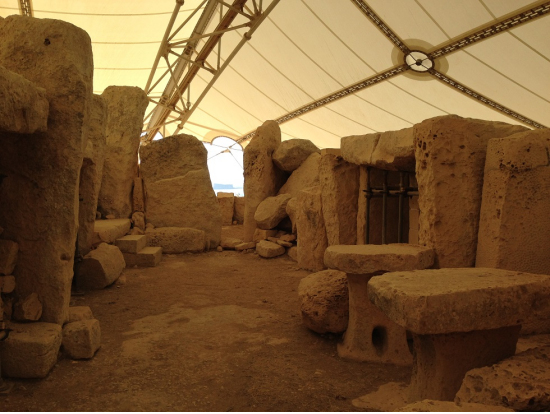 5000年以上前の巨石遺跡はミステリアスです