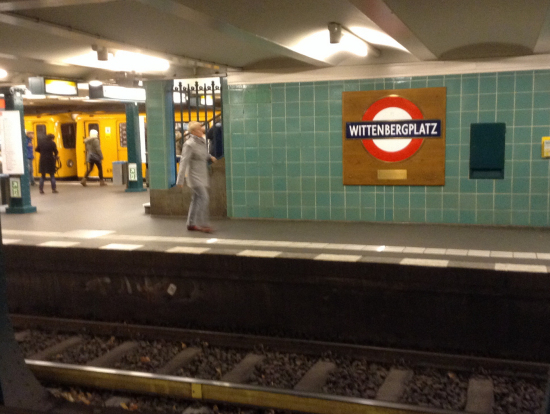 ロンドンソックリ駅表示