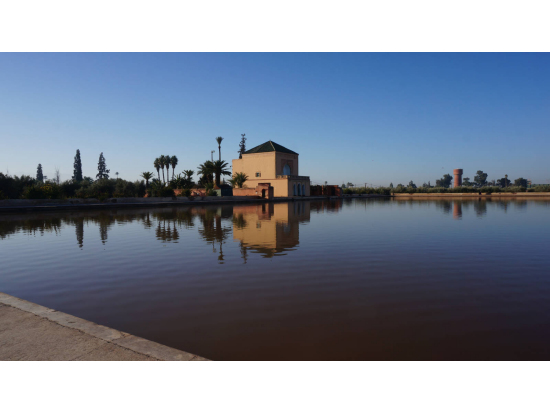 メナラ庭園の池。かつては軍の水練所だった