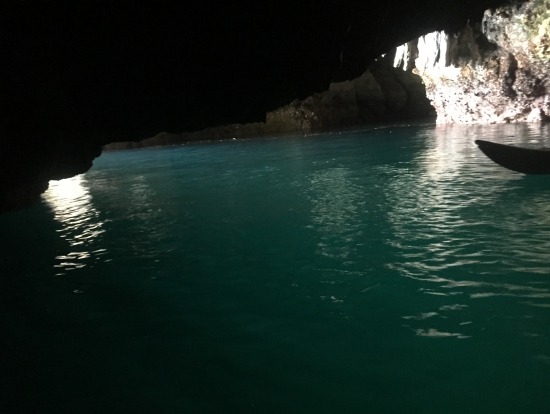 写真ではいまいちですが実際は美しいブルーな海面