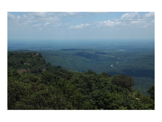 タイの寺院を望む