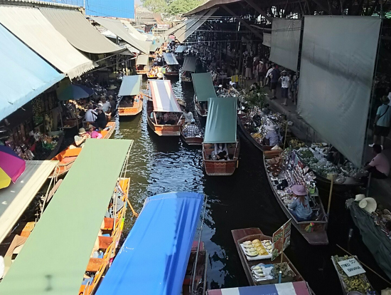 水上マーケット2