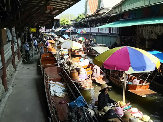 水上マーケット3