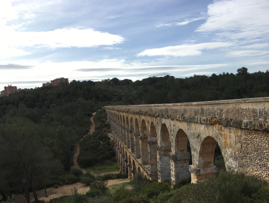 「悪魔の橋 」ラス ファレラス水道橋