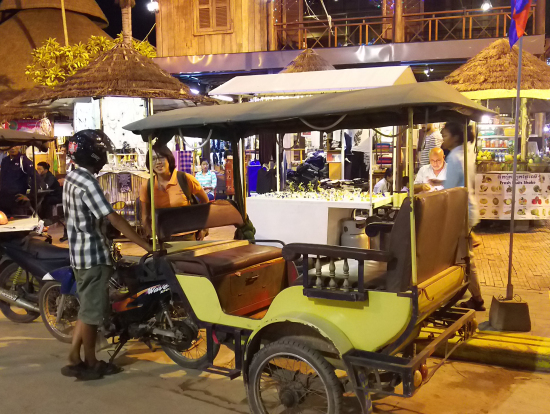 トゥクトゥク体験できました。