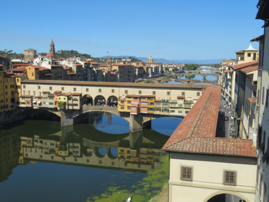 ウフィツィ美術館から見たベッキオ橋
