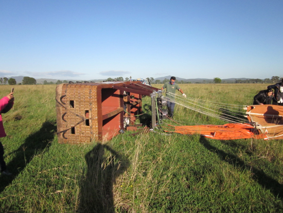 着陸! クスクス(笑)