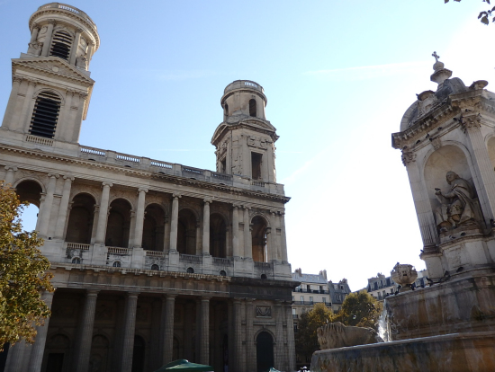 巨大なサン・シュルピス教会。