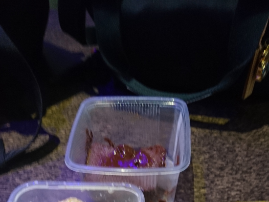 ドギーバッグにしていただき、ホテルのロビーでランチでした。