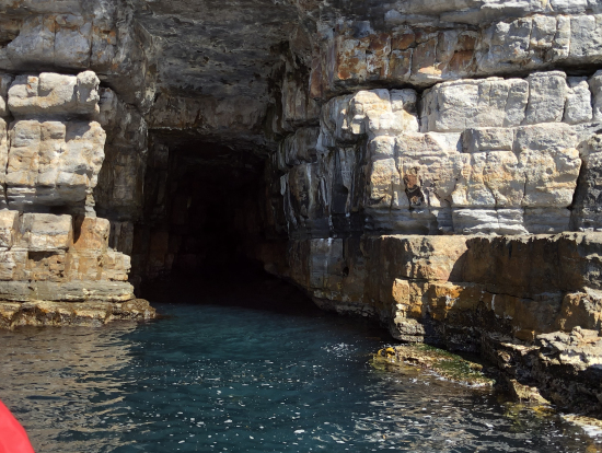 洞窟、3つくらいありました