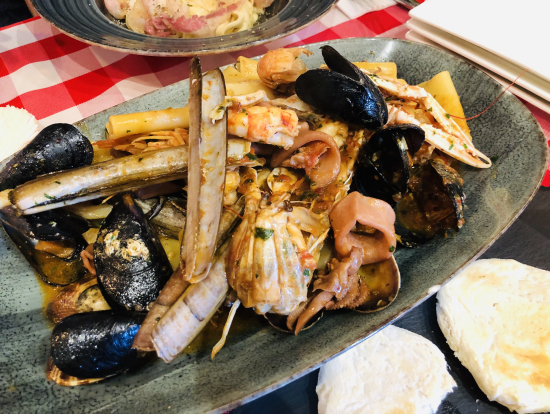 Da Eraldoのシーフードパスタ、麺は極太