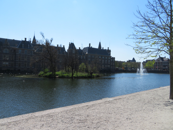 ホフファイファー池からのビネンホフ