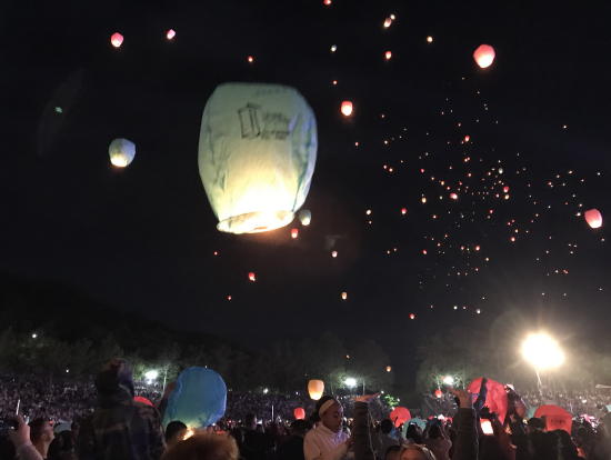 私たちは黄色いランタンにしました。お願い事が見えすぎてちょっと恥ずかしくもあり^^;