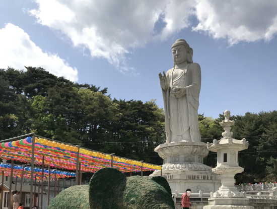 トンファサの大仏。ゆっくり見てたら本堂まで行けませんでした^^;