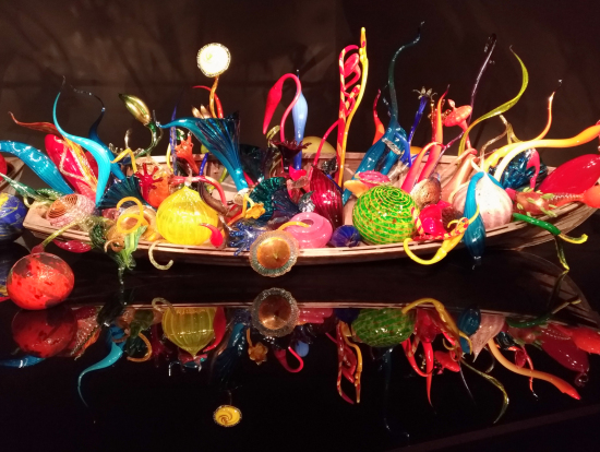 ガラスの工芸品（室内）