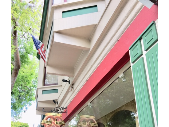 こちらのお店も店内は賑わっていましたよ。