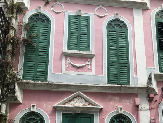 カラフルなかわいい建物がたくさん!