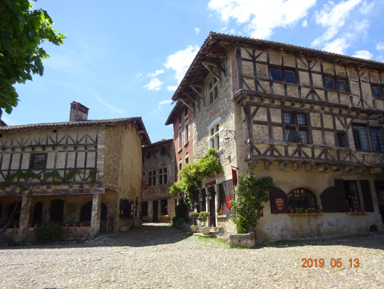 中央広場のレストラン等