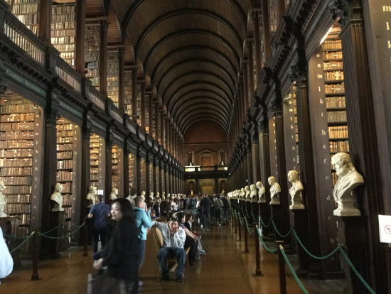 トリニティカレッジ旧図書館