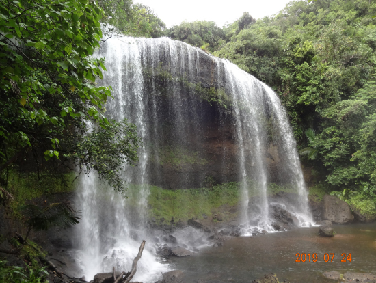 ガラスマオの滝（15m）