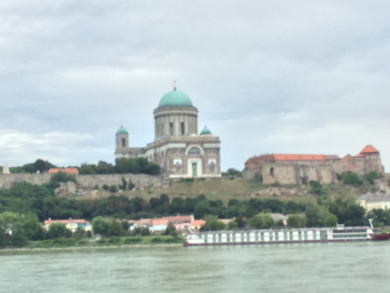 スロヴァキア側から見た大聖堂