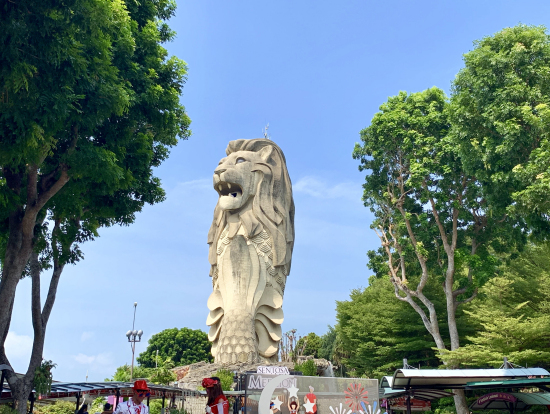 セントーサ島のマーライオンは高さ37mもある