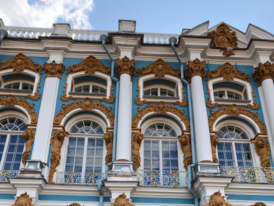 美しい外観 一部工事中でした