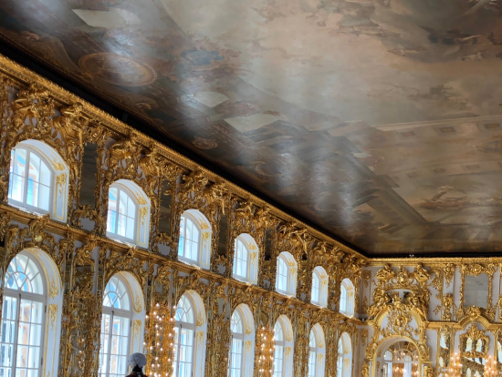 舞踏会が催されたという豪華な部屋