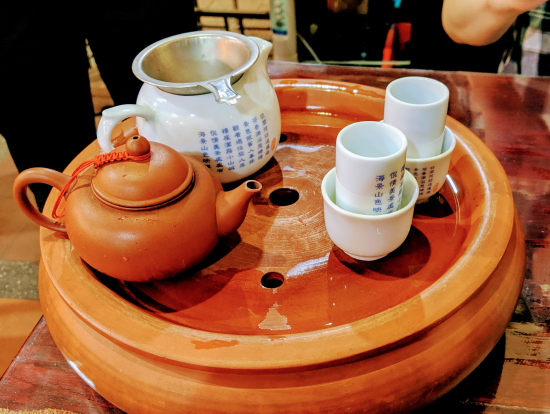 お茶の入れ方はお店の方が指導してくれます。