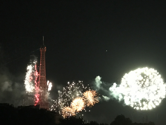 パリ祭の花火