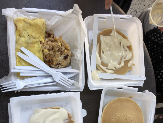 ブーツ&キモズでパンケーキにオムレツ+チャーハン+ハッシュブラウン