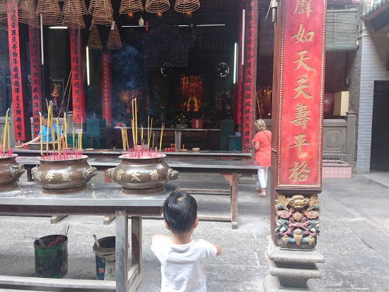 寺院でのヒトコマ