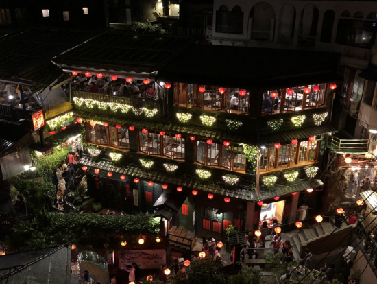 夜の九份