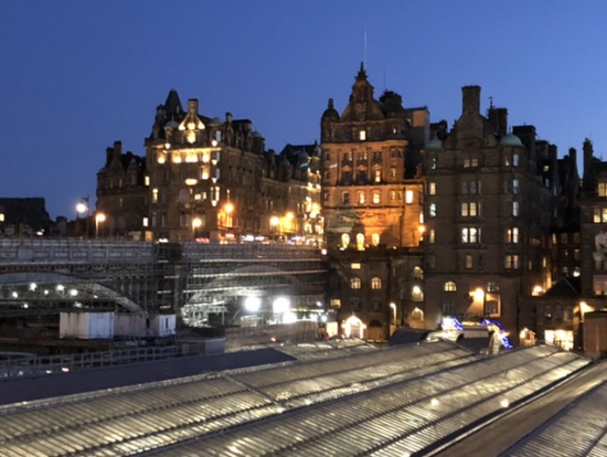 駅からの夜景