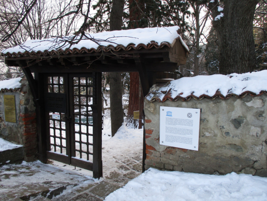 ボヤナ教会の入り口