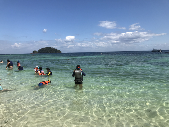 パヤ島のビーチからの景色