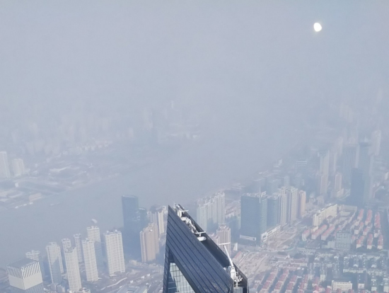 森ビル（上海国際金融センター）が下に見えています。