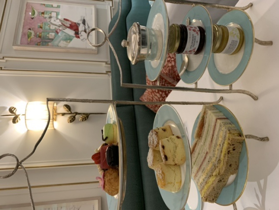 ケーキは季節によって変わるそうです。桜のシュークリームが美味しかったです