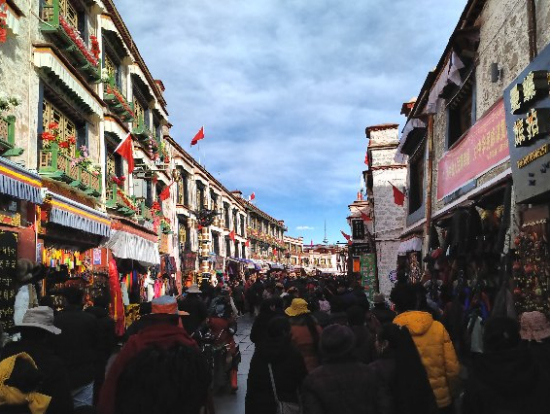 バルコル、にぎやか