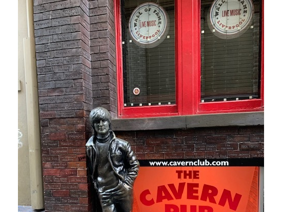 マシュー・ストリートのジョンレノン