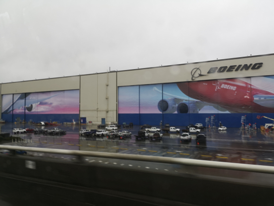 ボーイング工場です
