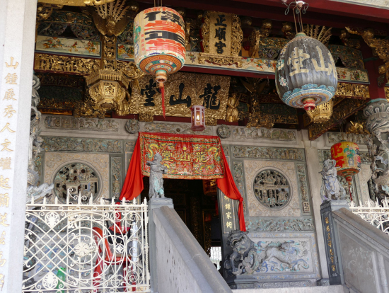 邱（クー）一族が威信をかけて建立したクー・コンシー。どの装飾も見事な出来栄え