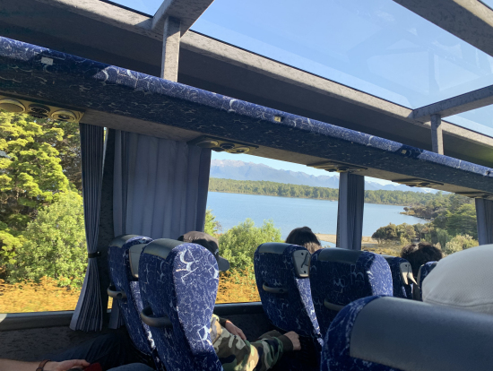 グラスルーフバス