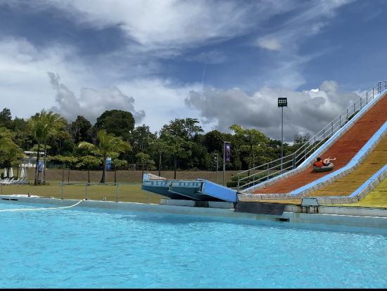 ウォータースライダー