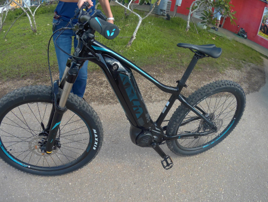 GIANTのe-bike(新車)