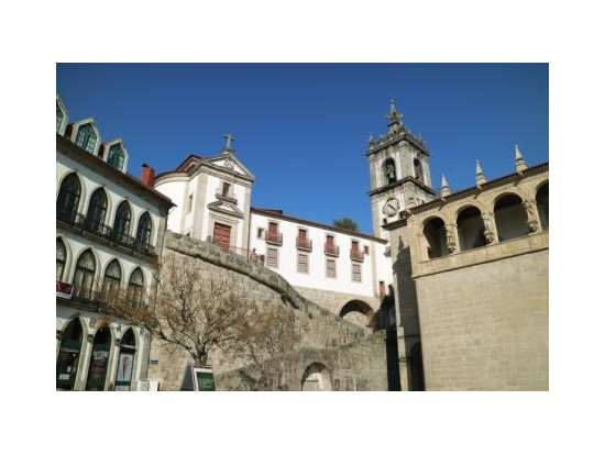 途中、アマランテと言う街に寄りました。教会が美しい街です。散策するにもこじんまりして風情があります。