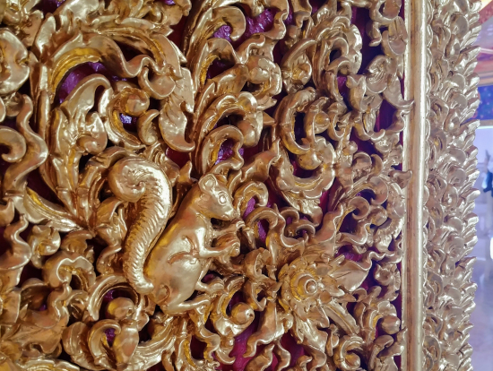 柱の細工もすごいです