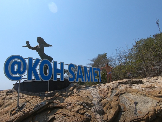 サメット島の女神