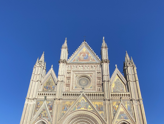 オルヴィエートの美しいドゥオモ