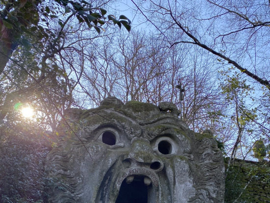 他にも面白い石像がたくさん